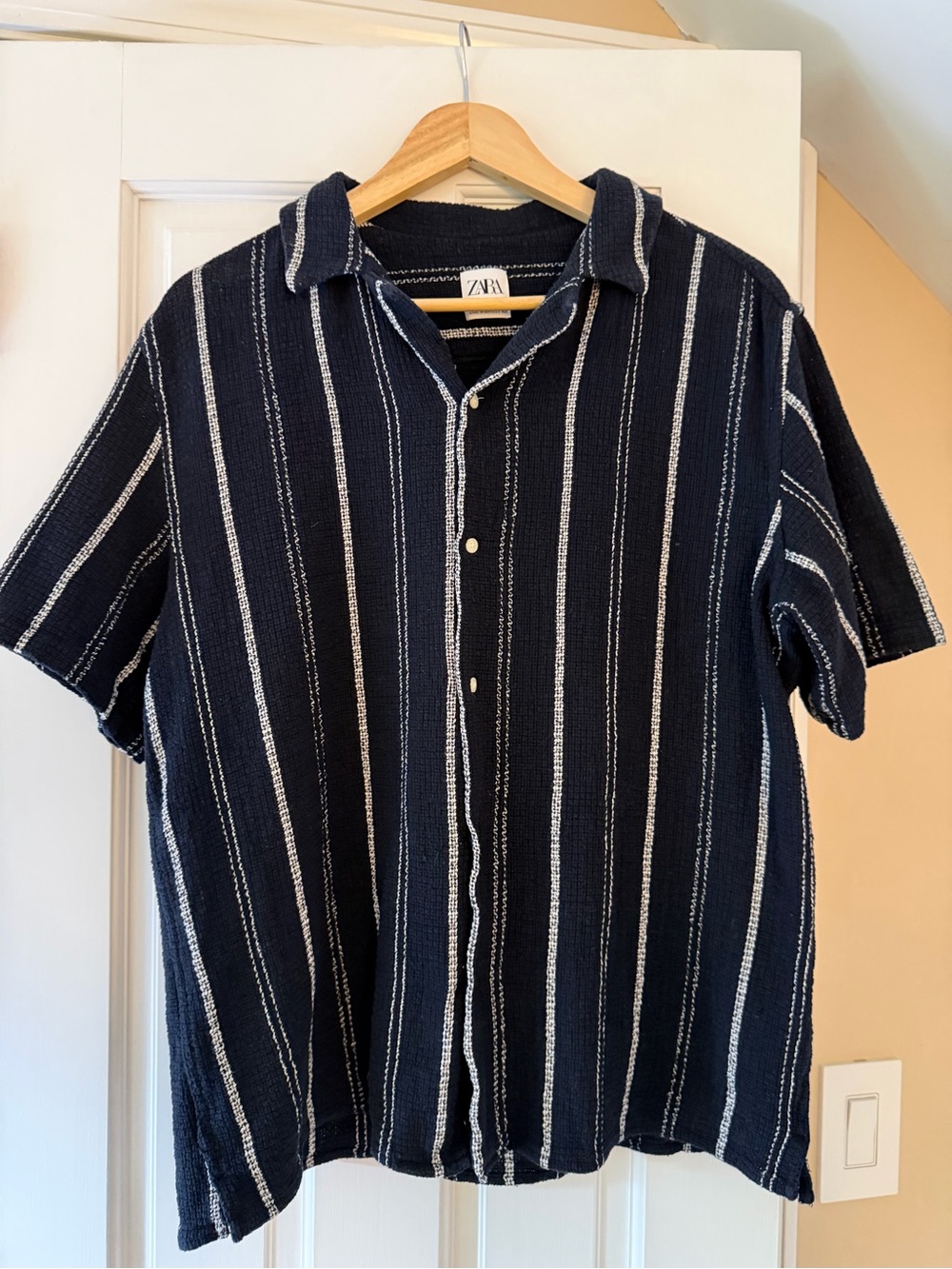 Zara Black and White Short-Sleeve Button-Down Shirt